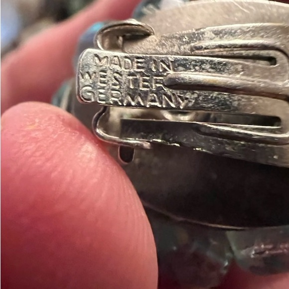 VINTAGE WEST GERMANY EARRINGS - Picture 6 of 8